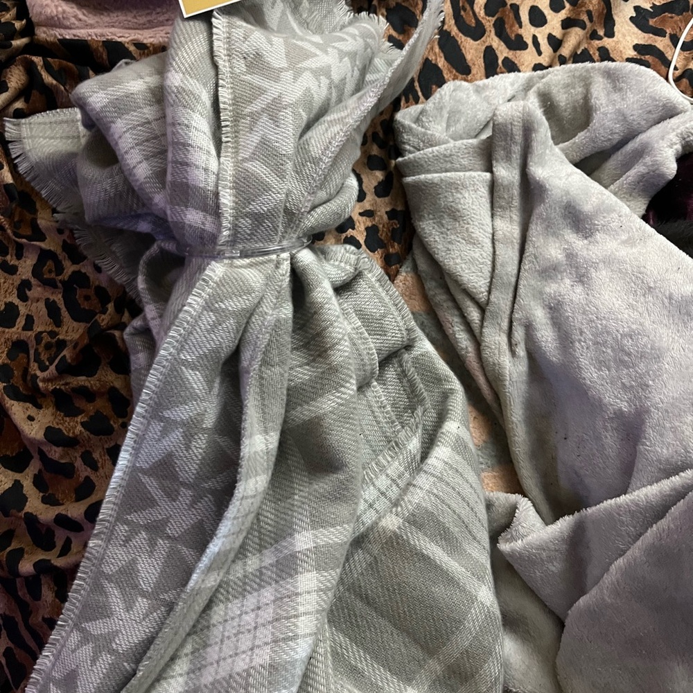 Michael Kors Gray Patterned Scarf